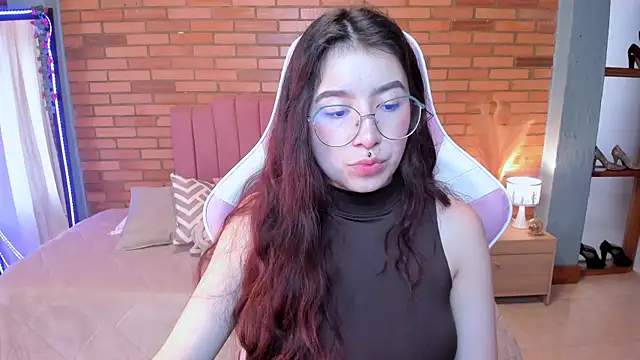 Amy joones online show from June 3, 12:06 pm