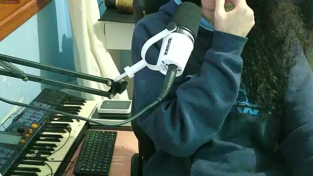 MemiKouki online show from April 7, 3:14 pm