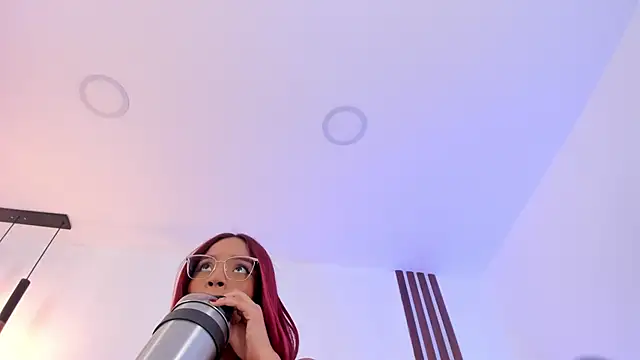 Scarlett Morgan  online show from December 15, 8:03 pm