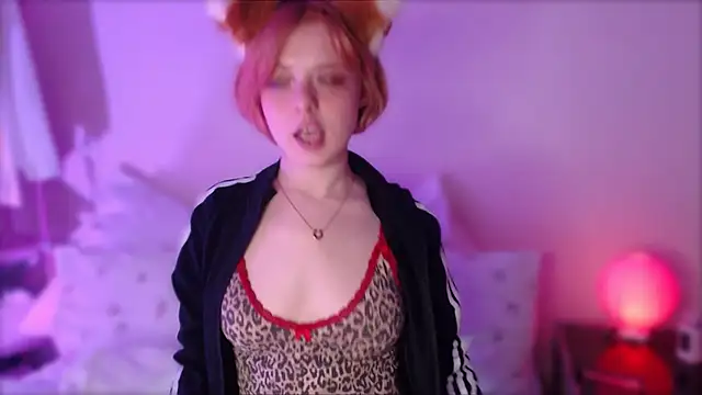 KatieMelone online show from April 25, 9:56 pm