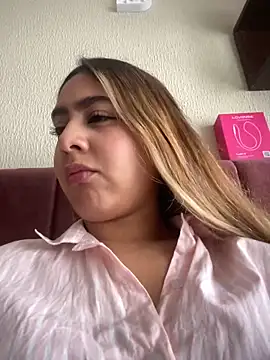 Miabonnett  online show from February 19, 3:55 pm