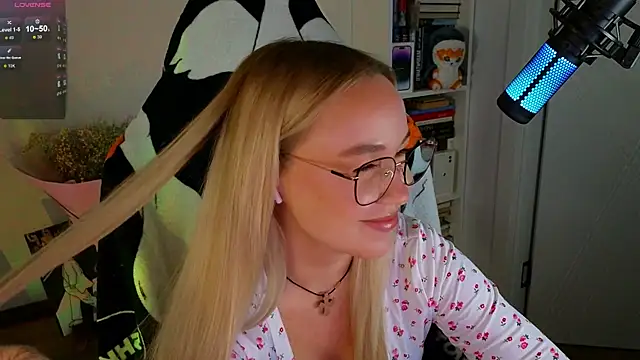 Emili1- online show from October 4, 8:31 am