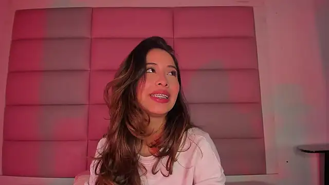 little-Emma online show from November 30, 3:11 am