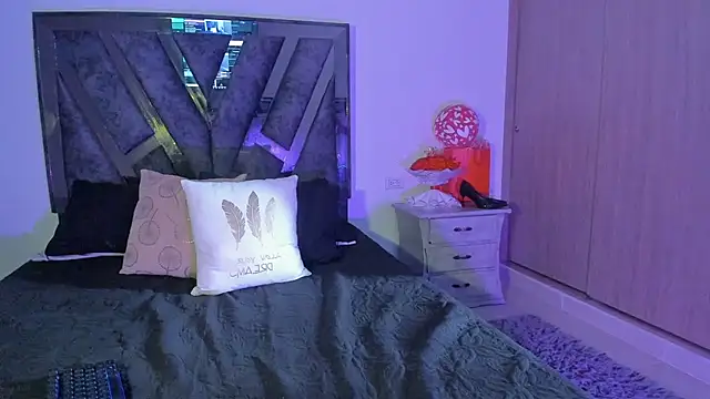 Snapshot of Deborah_Colins chatting on September 26, 8:39 pm Deborah Colins online show from September 26, 8:39 pm