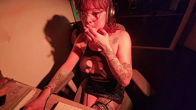 estivalia xxx online show from April 17, 3:52 am