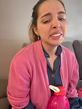 Alirawrz online show from October 4, 8:13 pm