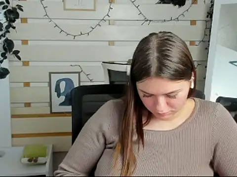 Josephine Kiss online show from April 10, 12:33 pm