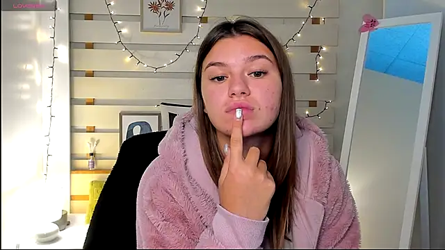 Josephine Kiss online show from October 4, 2:43 pm