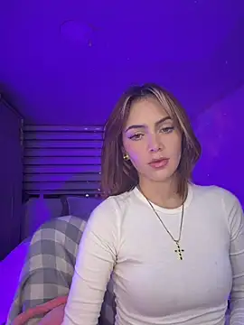 Lorraine Leon online show from February 10, 3:31 am