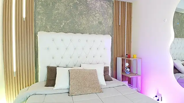 Tifanny Sweett online show from March 21, 9:42 pm