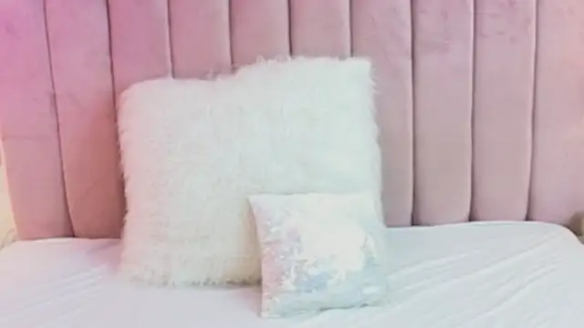 KimberlyCutee online show from July 18, 8:11 pm