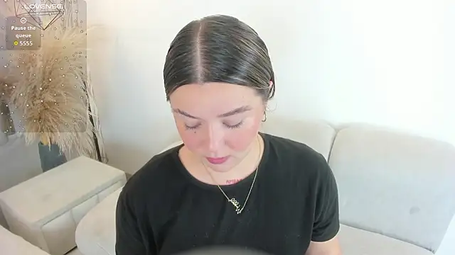 1m dalhia online show from March 6, 8:59 pm