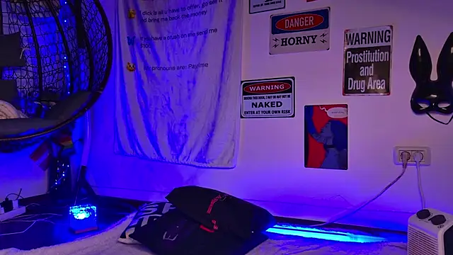 AriaVoss online show from April 3, 8:40 pm