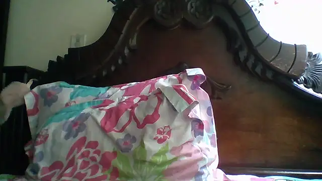 trianabell online show from November 29, 6:34 pm