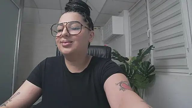 BustyAllyy online show from October 4, 4:22 pm