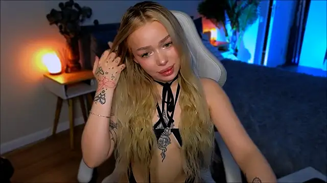 Lily Yin online show from March 25, 7:00 am