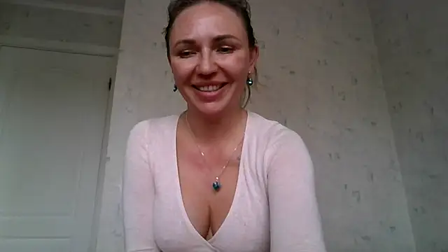 Snapshot of AngelinaLove28 chatting on October 9, 12:31 pm AngelinaLove28 online show from October 9, 12:31 pm