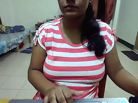 Snapshot of JustinaIra chatting on October 27, 7:19 pm JustinaIra online show from October 27, 7:19 pm