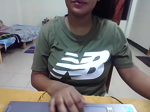 Snapshot of JustinaIra chatting on October 8, 7:40 pm JustinaIra online show from October 8, 7:40 pm