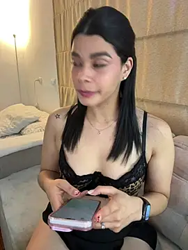 Leah Honey26 online show from July 9, 9:50 pm