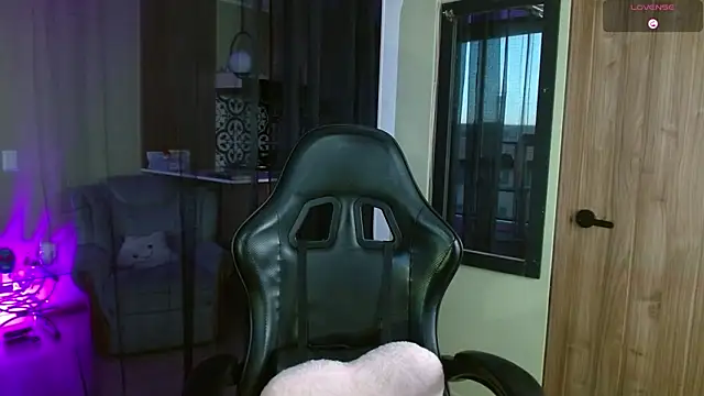 tevenwhiite online show from March 20, 11:09 pm