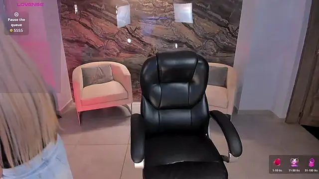 HannaConnor  online show from November 8, 3:44 am