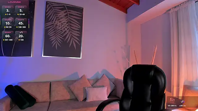 ViolettHansson online show from December 16, 7:53 pm