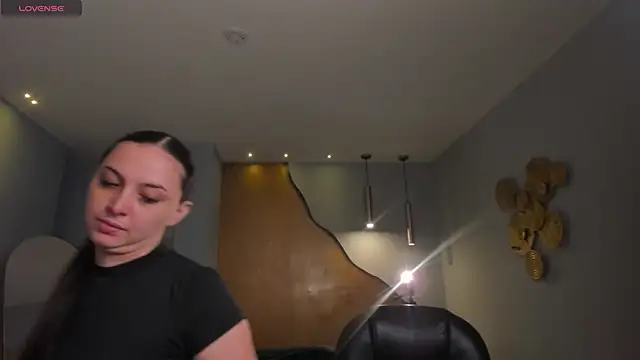 AliceHarper  online show from March 4, 7:53 pm