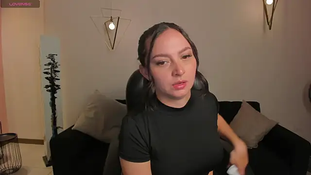 AliceHarper  online show from March 30, 10:20 pm