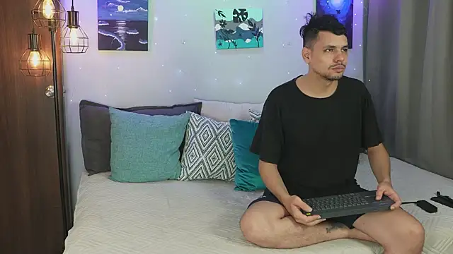 Cleoanubis- online show from October 30, 7:44 am