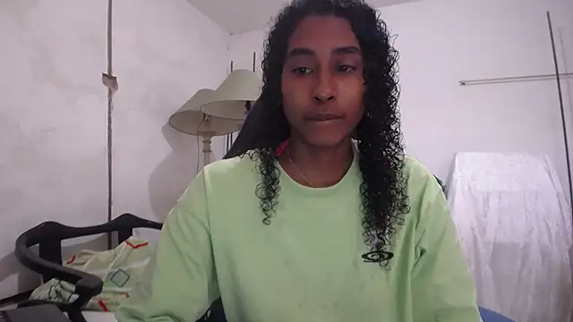 yohatinelly07 online show from December 4, 1:02 pm