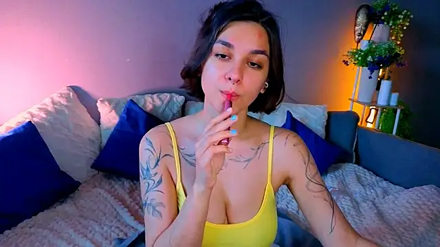 CutiepieCeline online show from August 1, 1:57 pm