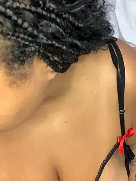 SweetLizzyBBW online show from May 10, 4:36 am