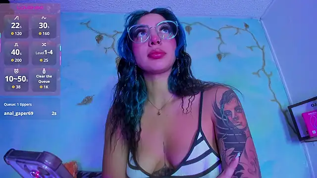 SaturnooStonee online show from April 22, 2:52 am