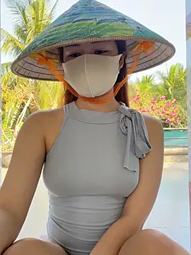 BabyThree  online show from March 11, 9:02 am