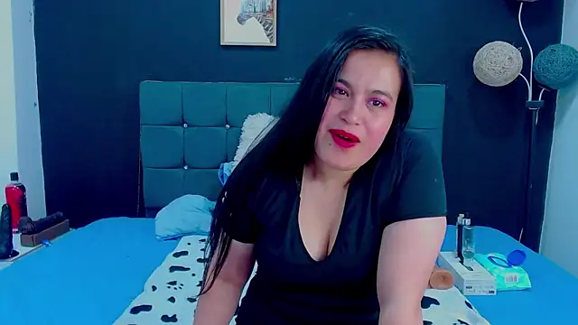 mia xx1 online show from October 16, 7:00 am