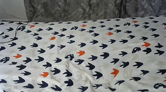 laetitia  online show from December 2, 9:32 am