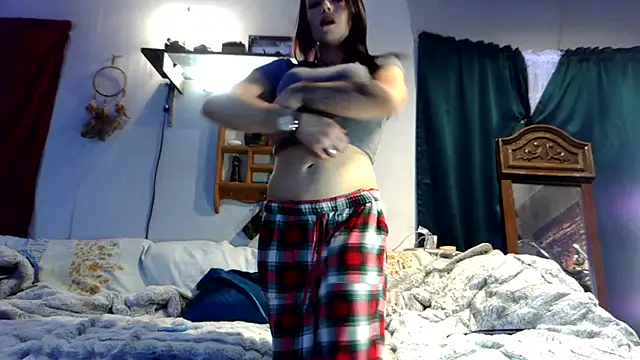 Genevieve143 online show from December 2, 6:37 am