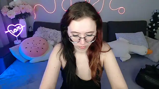 Mini Diva online show from April 13, 8:26 am