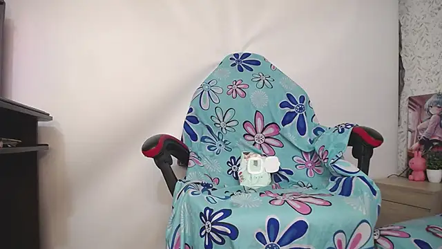 luly pink online show from January 9, 4:06 am