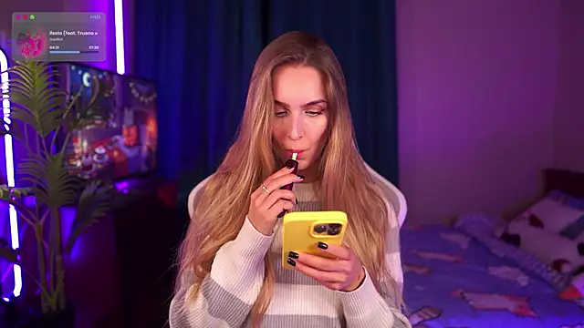 Snapshot of Kamila_icee chatting on October 16, 6:32 pm Kamila icee online show from October 16, 6:32 pm