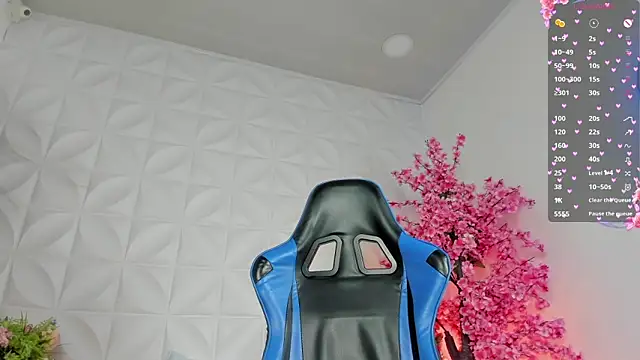 cloe yeraldy  online show from December 17, 2:27 am