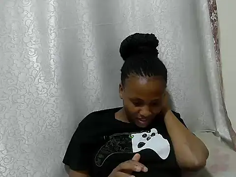 Snapshot of tinabestdoll chatting on October 7, 12:37 am tinabestdoll online show from October 7, 12:37 am