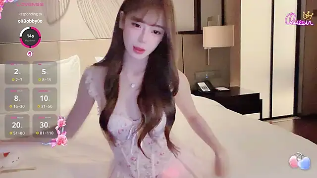 Yuuuuuly online show from June 11, 2:36 pm