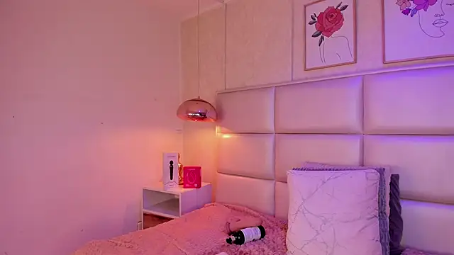 Aily Yozuko online show from February 6, 7:01 am