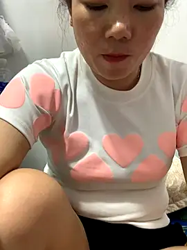 Snapshot of Baby-bigtits chatting on October 14, 6:27 am Baby-bigtits online show from October 14, 6:27 am