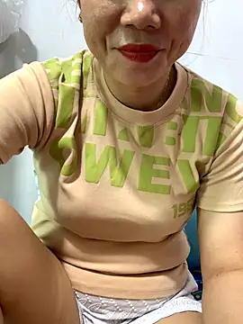 Snapshot of Baby-bigtits chatting on September 20, 2:21 am Baby-bigtits online show from September 20, 2:21 am