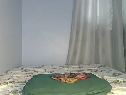Snapshot of sandra_sauvage chatting on September 26, 6:22 am sandra sauvage online show from September 26, 6:22 am