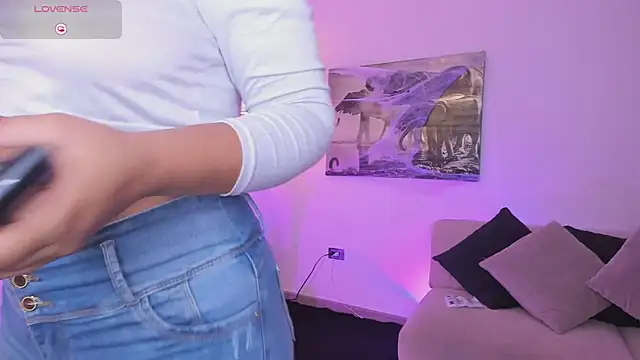 alaia7h online show from October 27, 8:03 pm