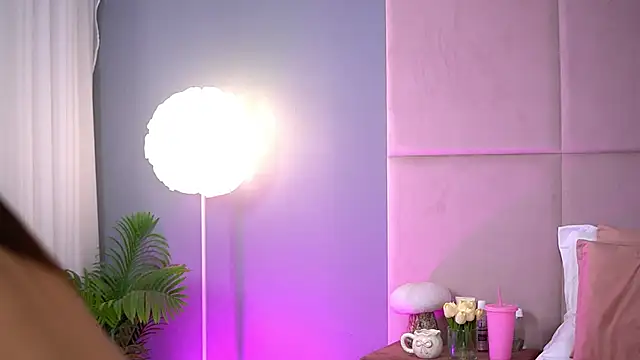 AlmaLuv online show from September 15, 3:48 am